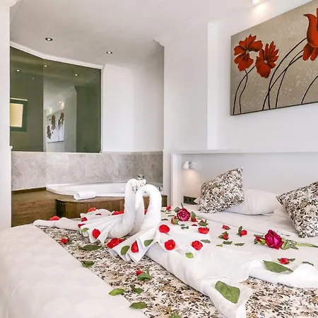 2 Bedroom In Uzumlu Village - 1051